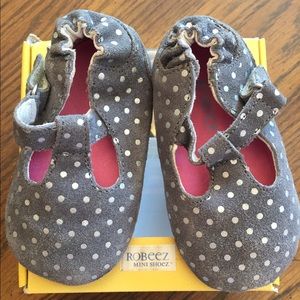 Girls Robeez size 9-12 (4)